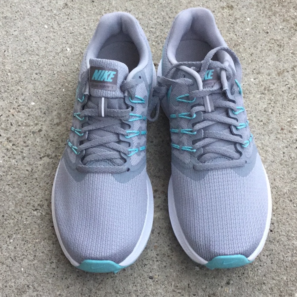 💥FLASH PRICE DROP💥 Nike FITSOLE plus FREE socks